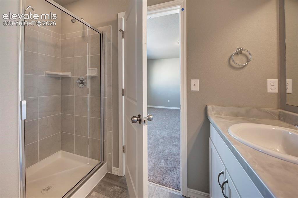 Image 9 of 15: Bathroom
