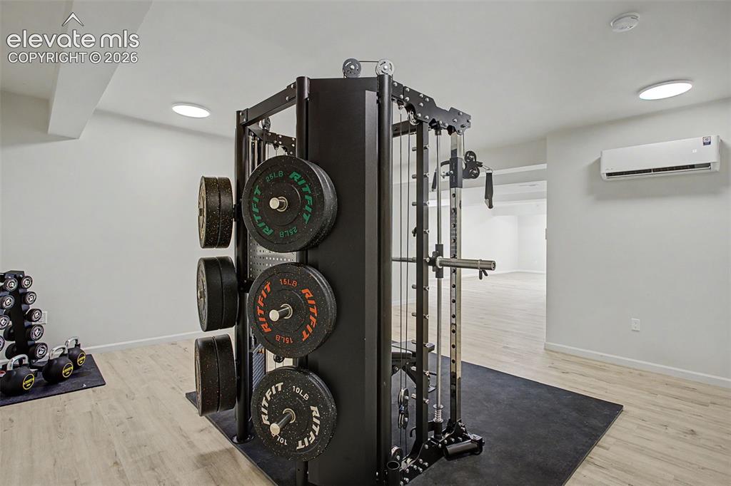 Image 36 of 39: Exercise Room