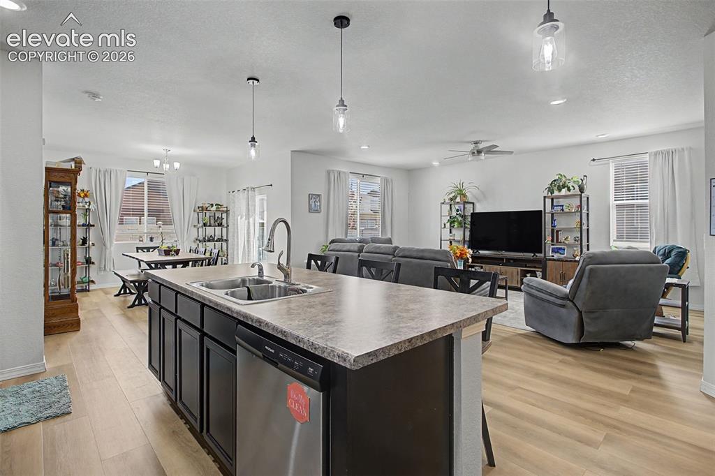 Image 6 of 39: Kitchen
