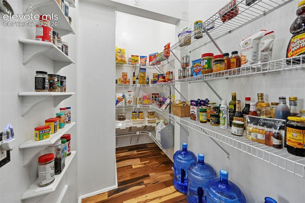 Image 12 of 50: Walk in Pantry