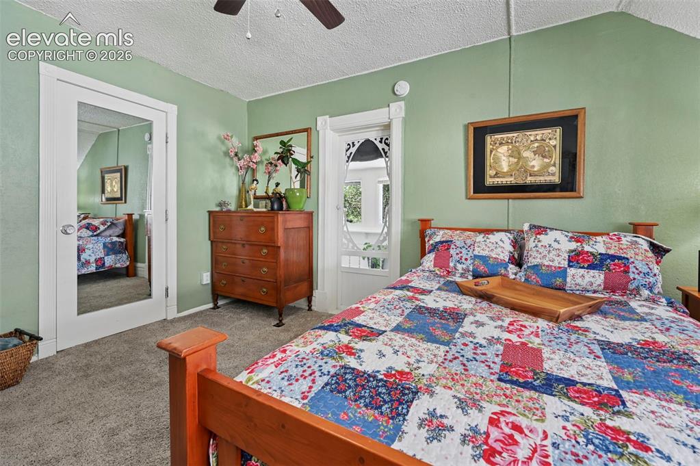 Image 34 of 50: #4 Guest Bedroom (Jack & Jill)