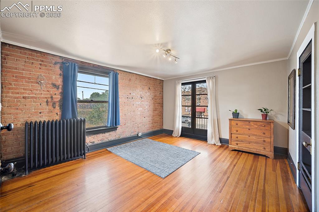 Image 10 of 25: Sitting Room