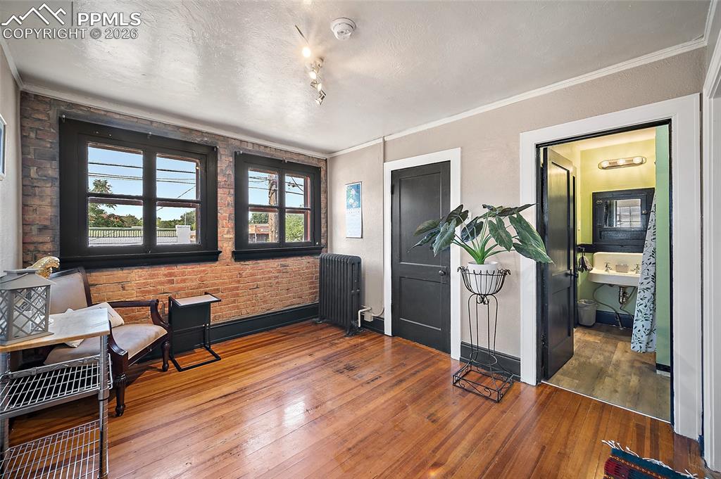 Image 18 of 25: Sitting Room