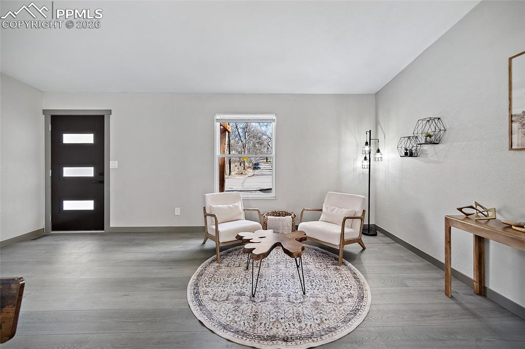 Image 11 of 26: Living Room