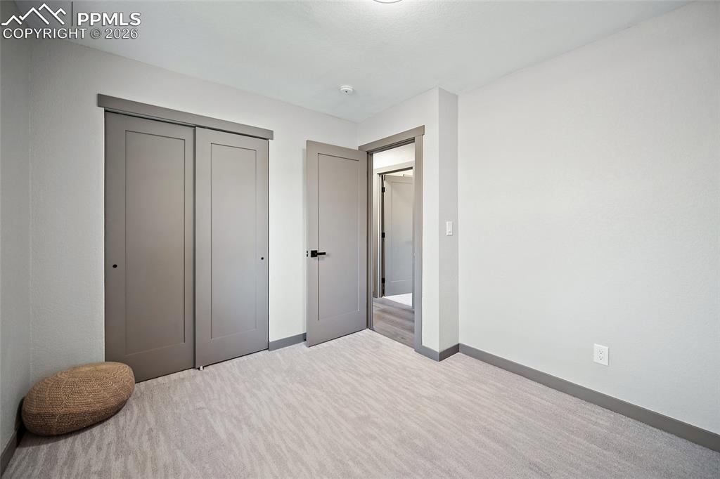 Image 19 of 26: Bedroom