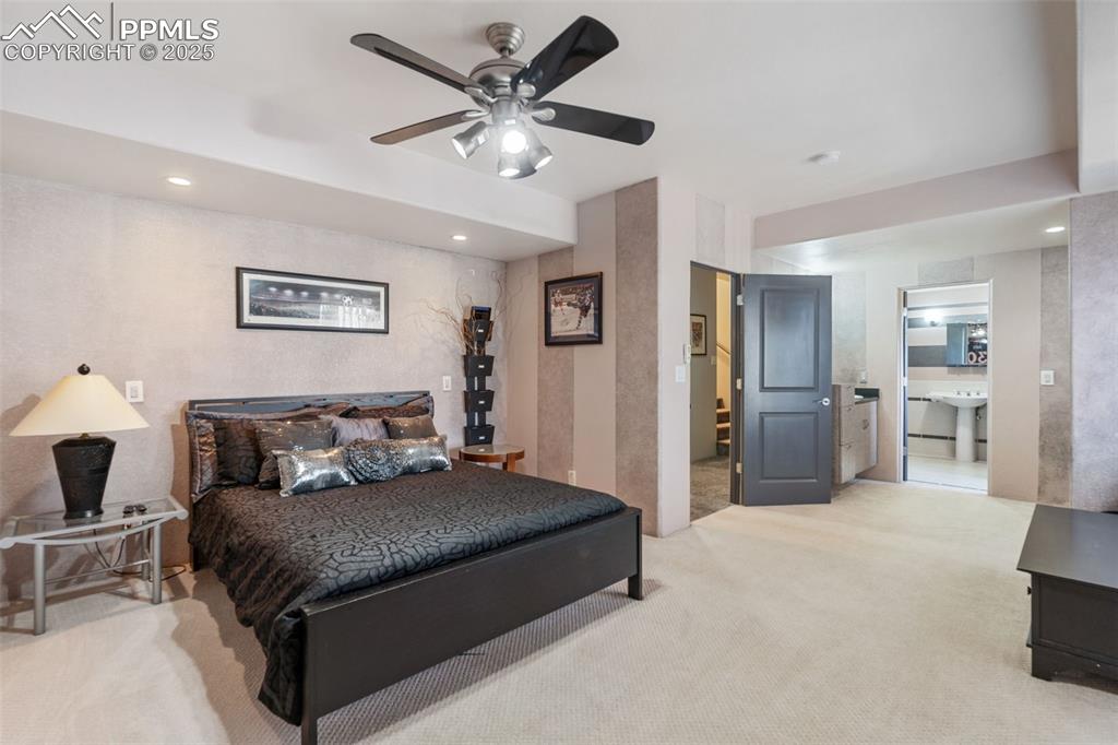Image 30 of 44: Basement bedroom with ensuite 