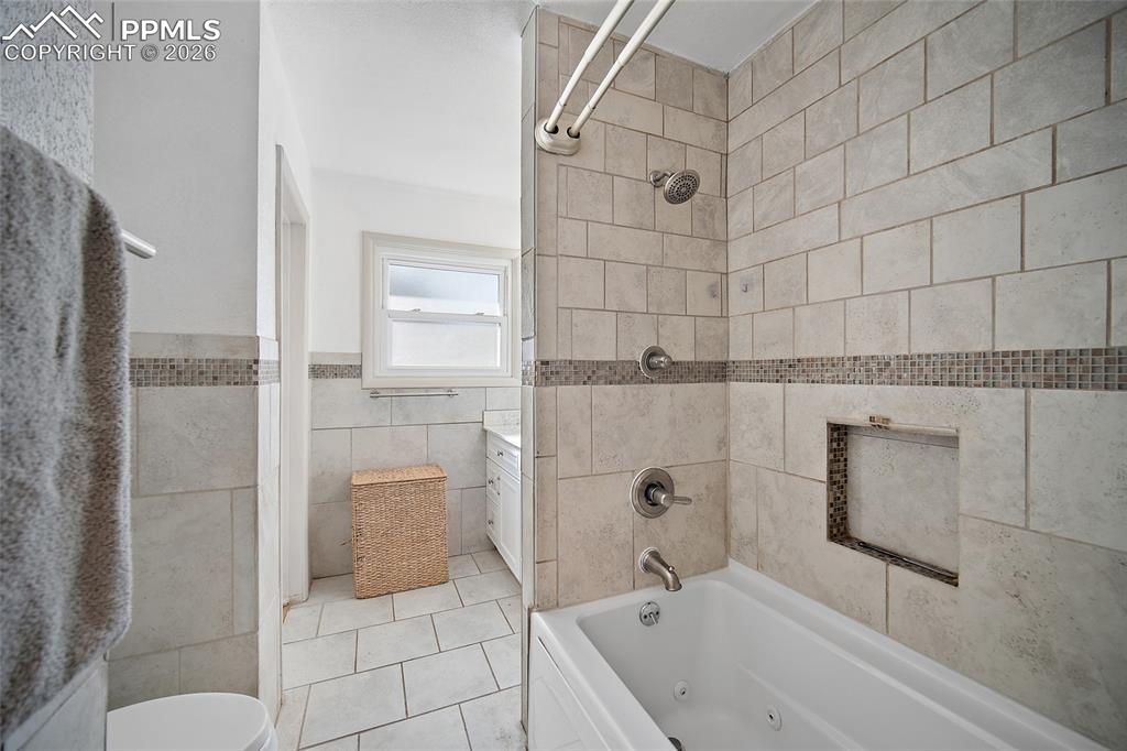 Image 24 of 50: No Description Available