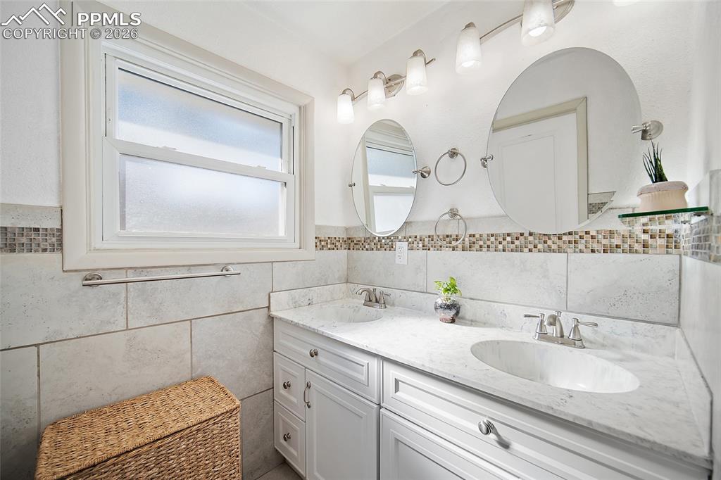 Image 26 of 50: No Description Available