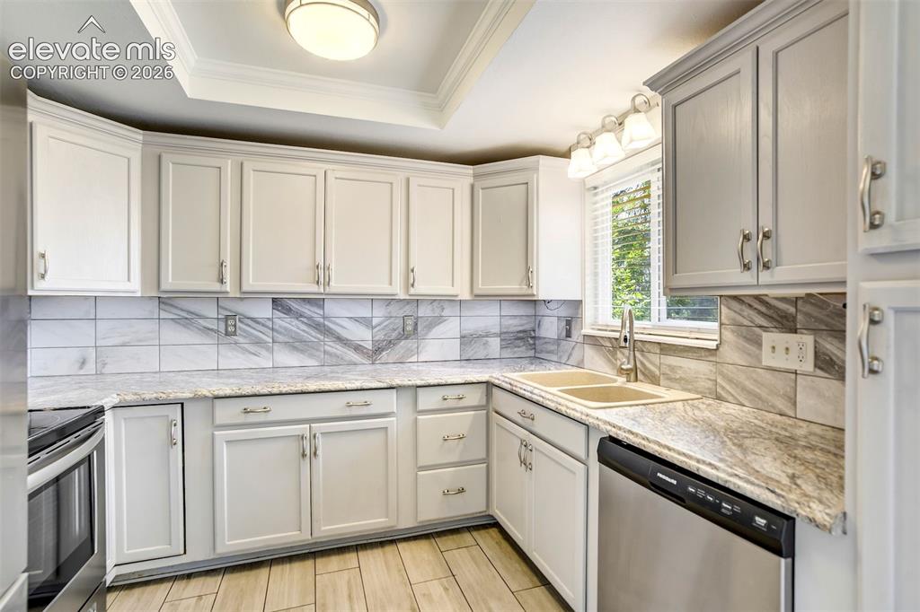 Image 12 of 41: Kitchen