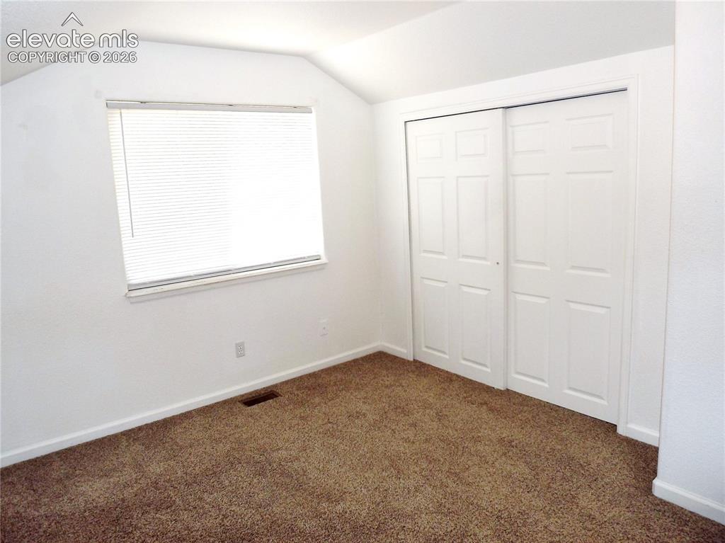 Image 15 of 19: Bedroom