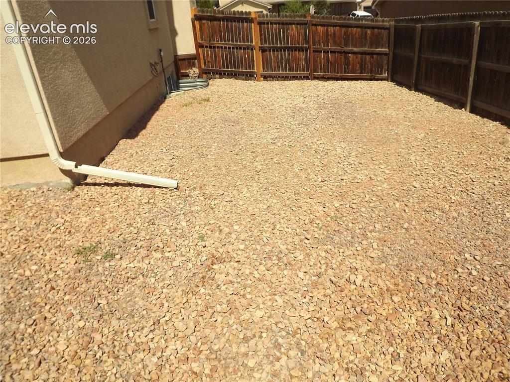 Image 19 of 19: Yard