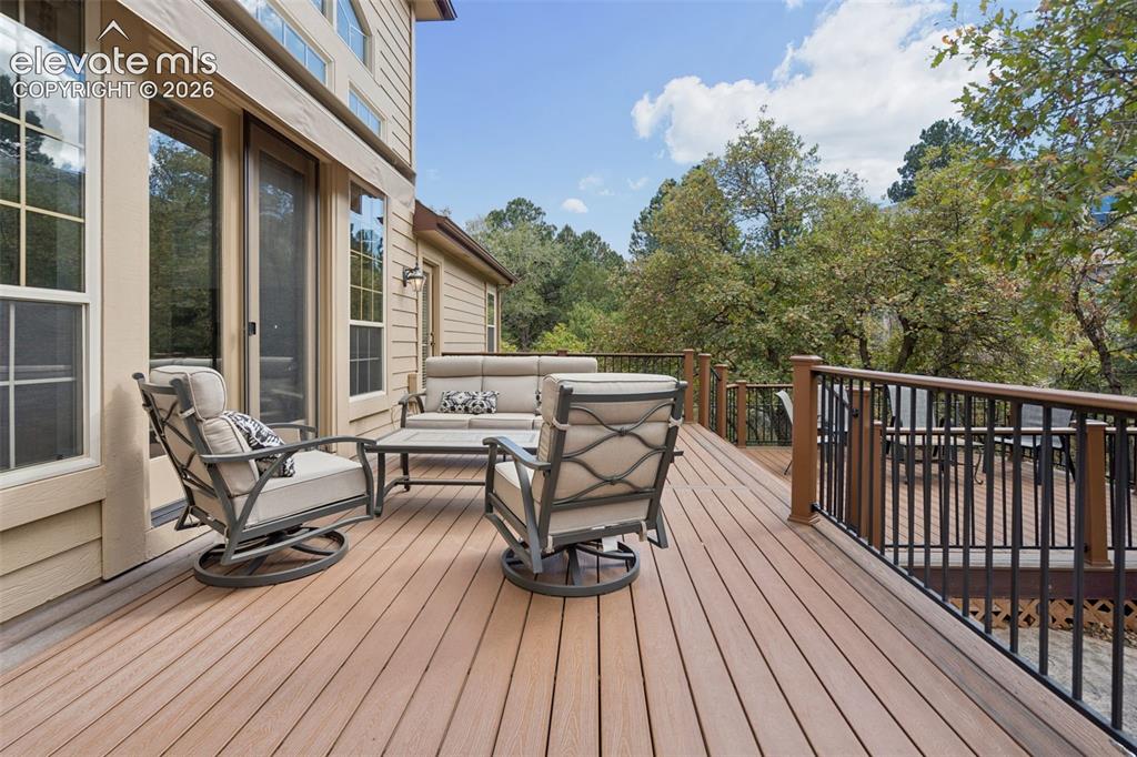 Image 44 of 50: Deck