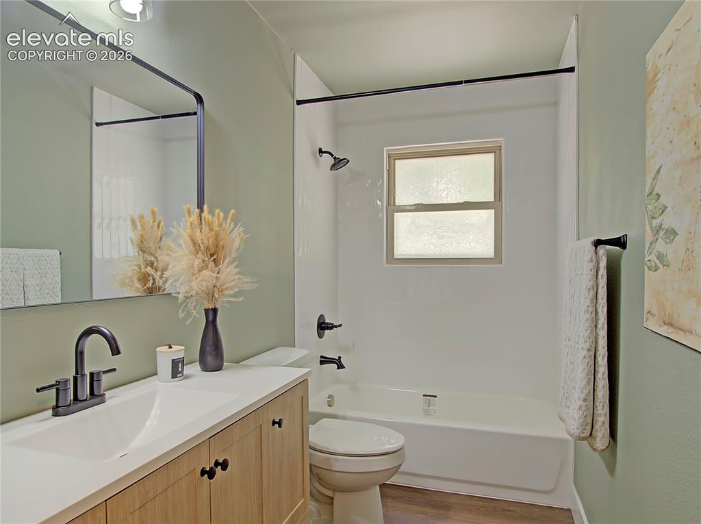 Image 11 of 23: Bathroom