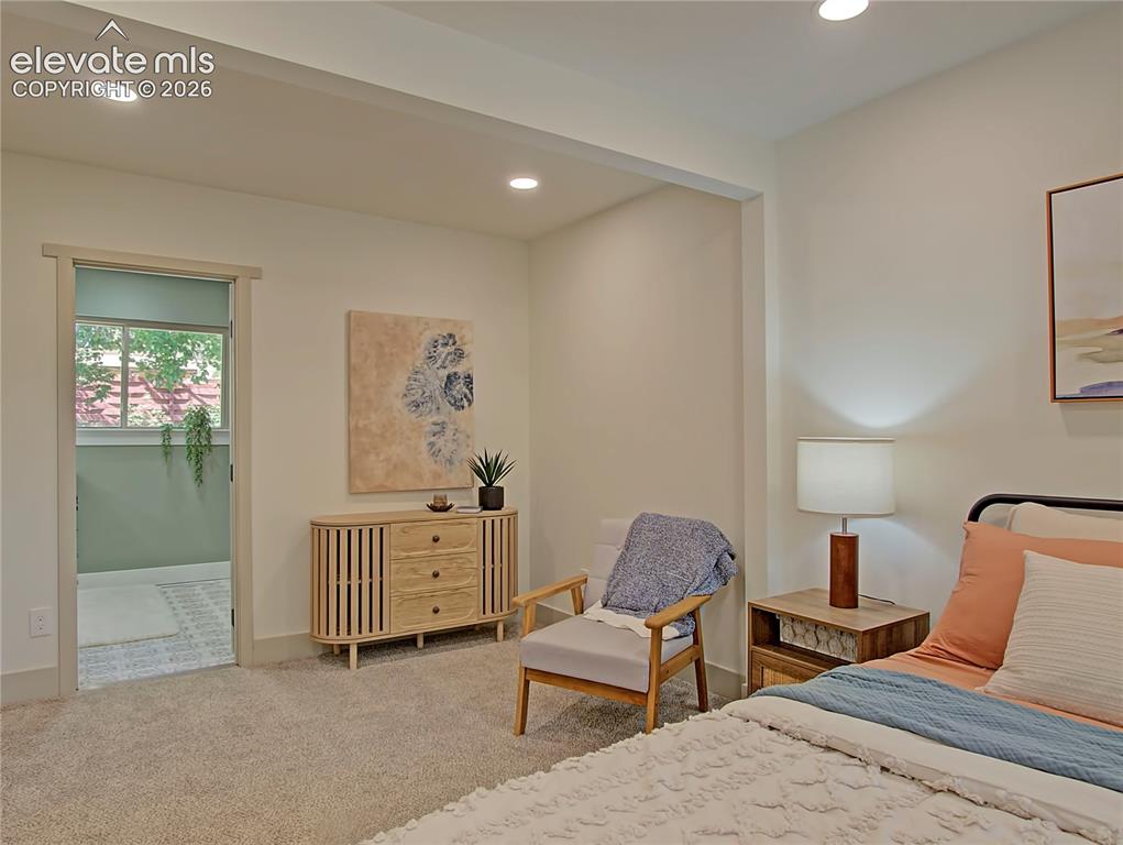 Image 14 of 23: Bedroom