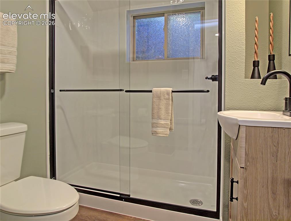 Image 15 of 23: Bathroom