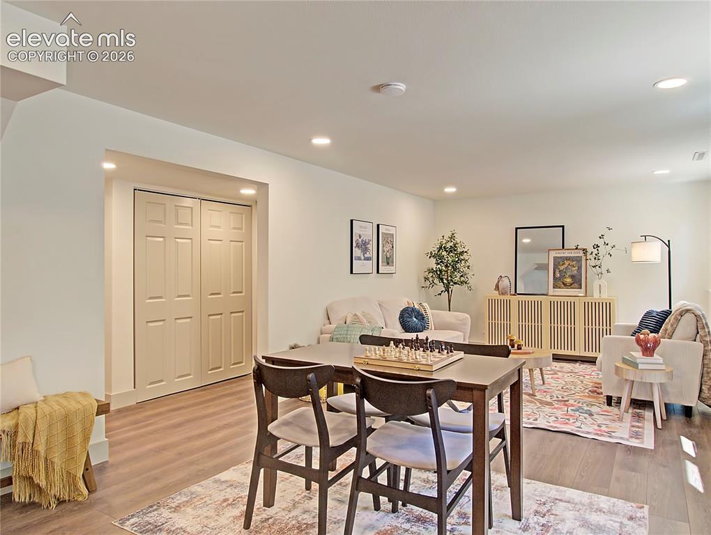 Image 17 of 23: Dining Area