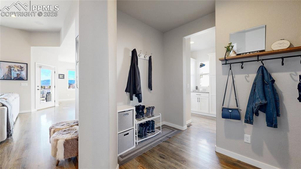 Image 14 of 50: Mud Room