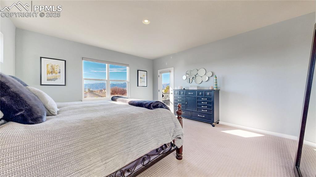 Image 20 of 50: Bedroom