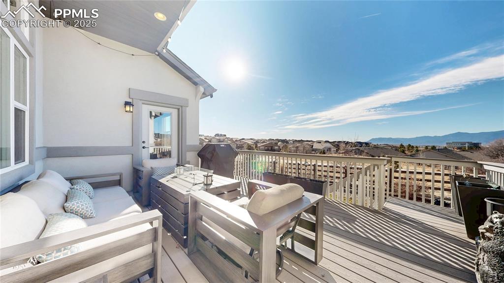 Image 35 of 50: Balcony