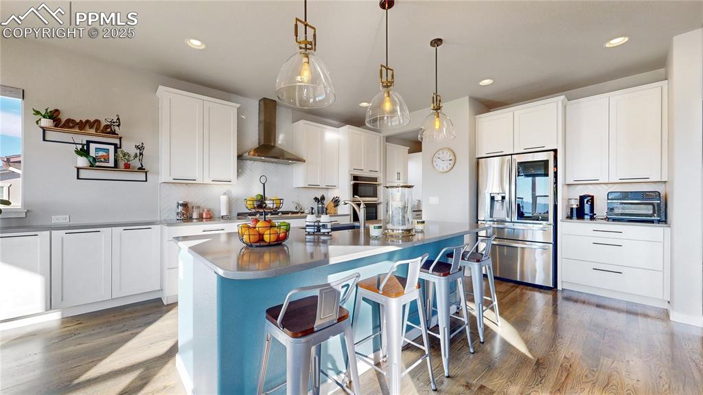 Image 9 of 50: Kitchen