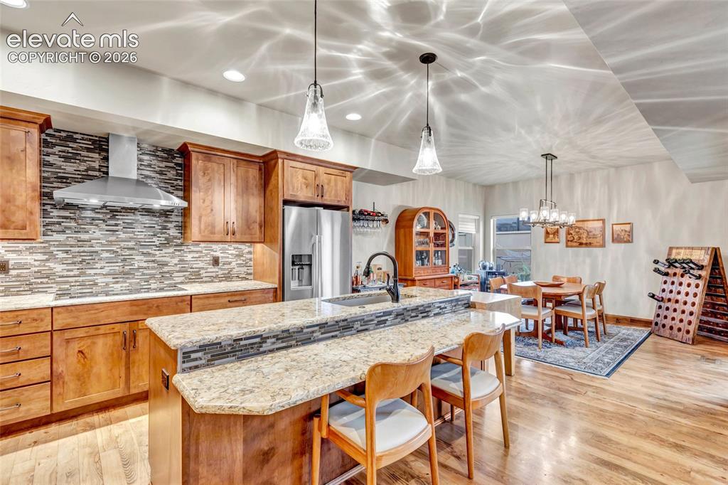 Image 11 of 46: Kitchen