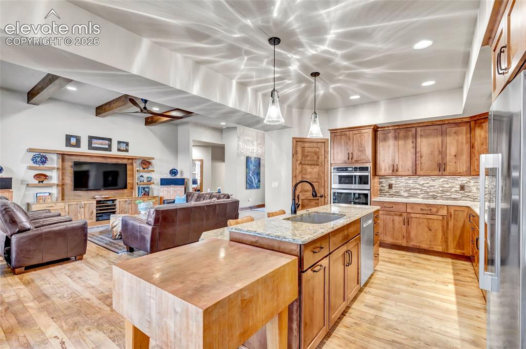 Image 13 of 46: Kitchen