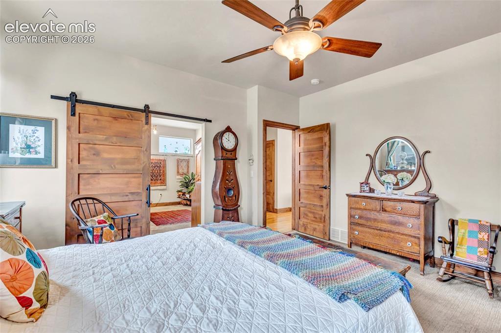 Image 18 of 46: Bedroom