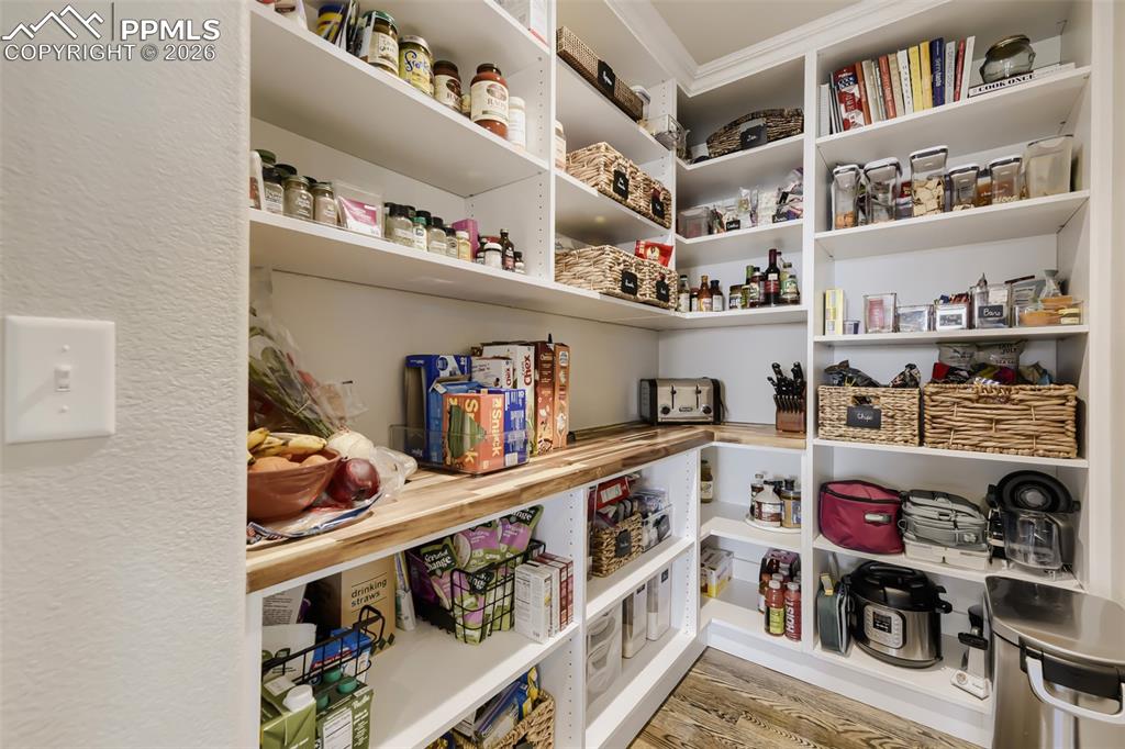 Image 11 of 41: Office