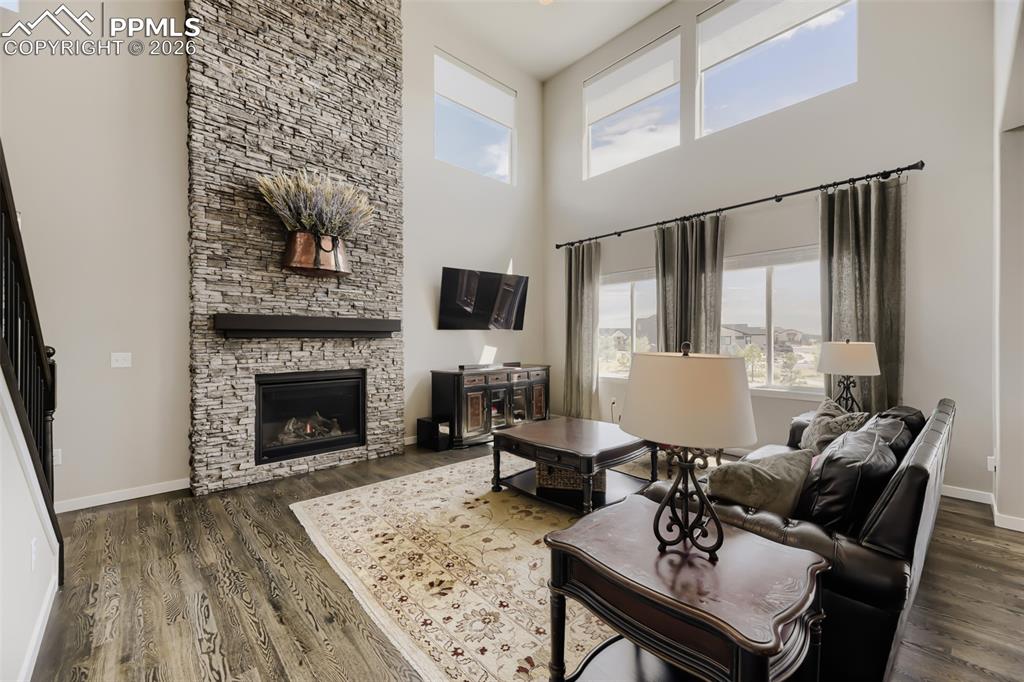 Image 13 of 41: Kitchen