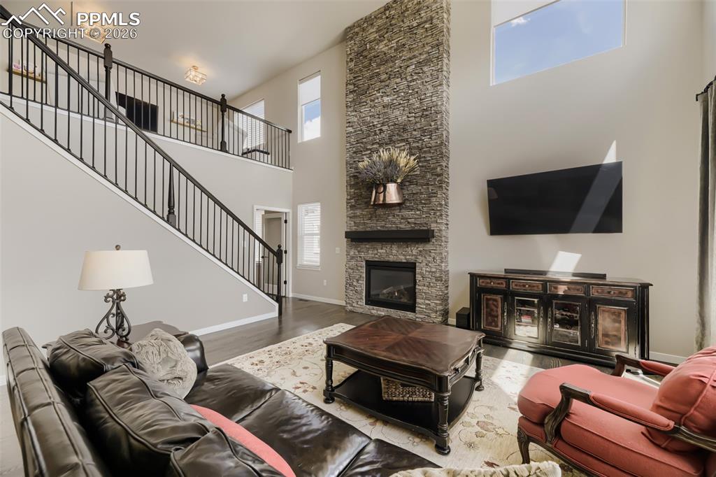 Image 14 of 41: Kitchen