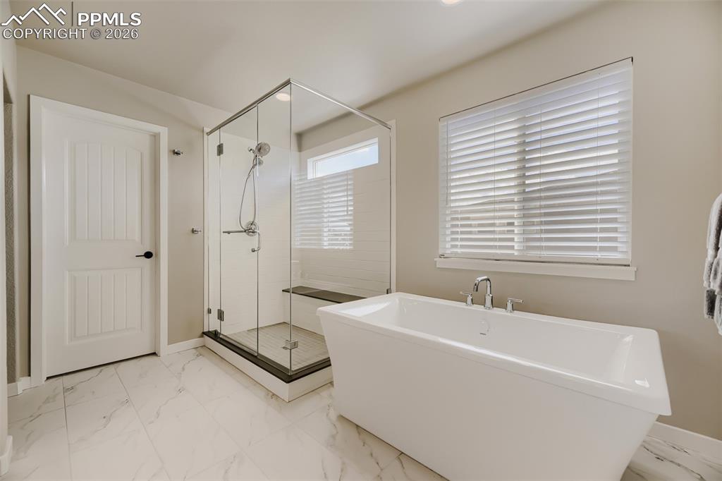 Image 23 of 41: Master Bedroom