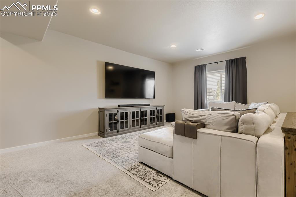 Image 31 of 41: Bedroom