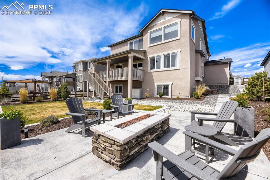 Image 38 of 41: Bedroom