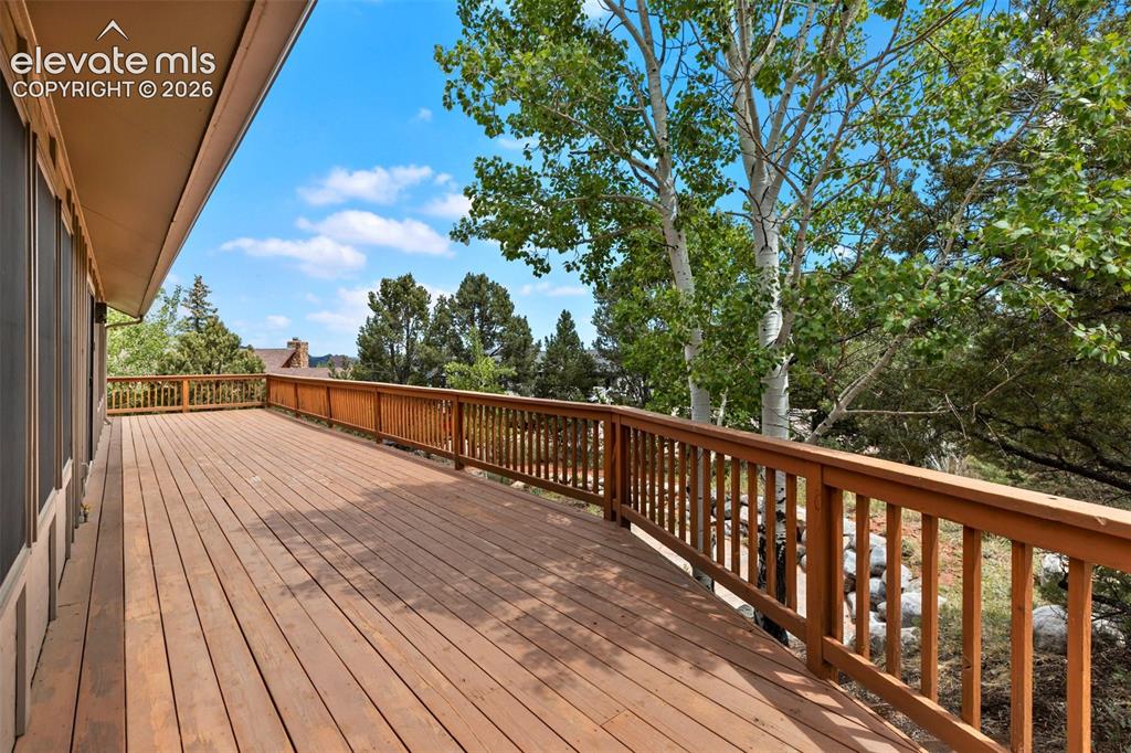 Image 17 of 17: Deck