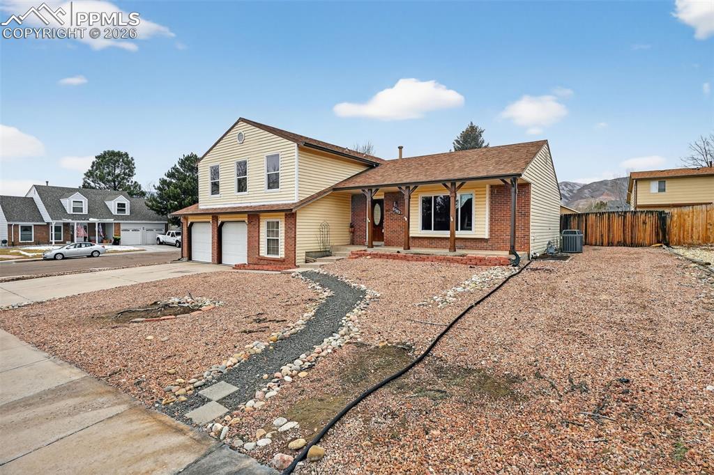 Image 3 of 41: Front of Structure