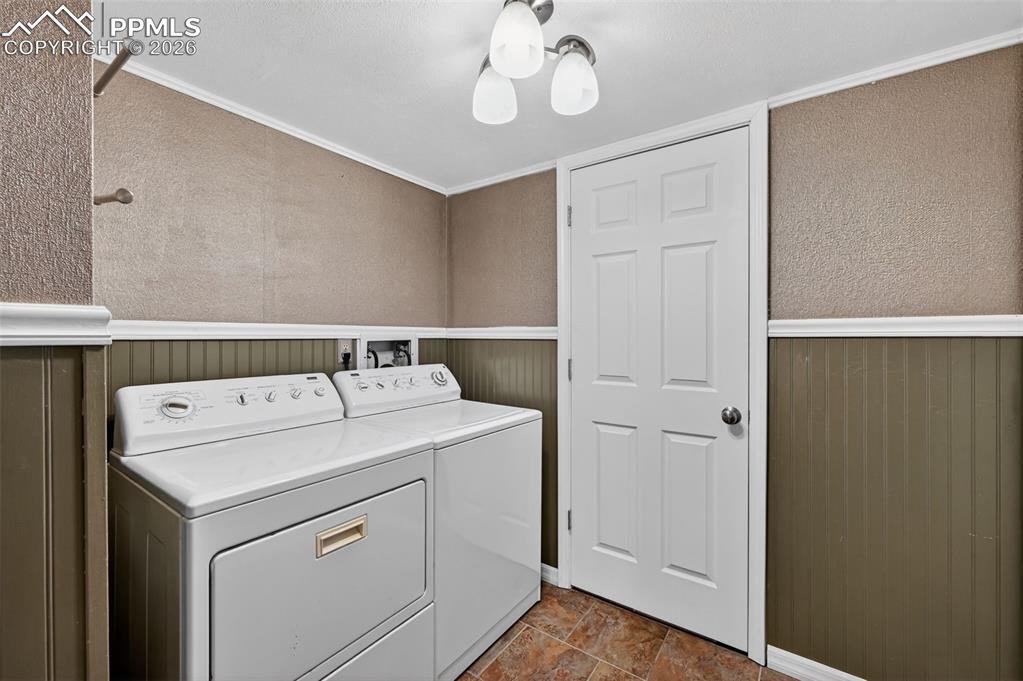 Image 30 of 41: Laundry