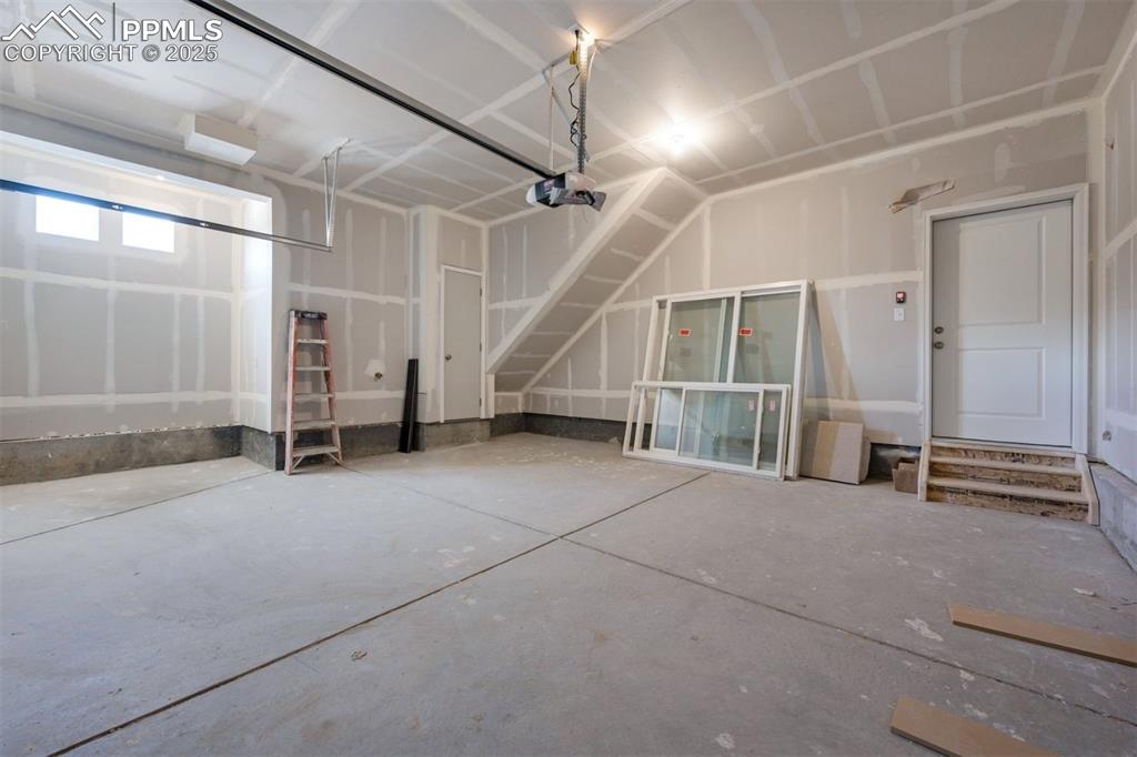 Image 2 of 33: No Description Available