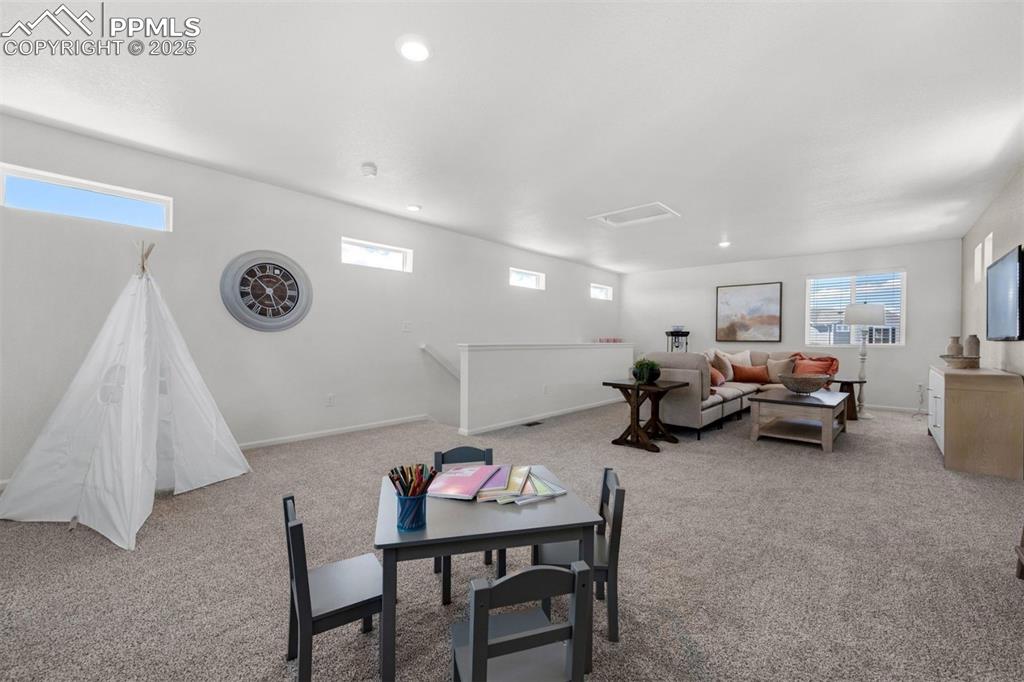 Image 31 of 33: No Description Available