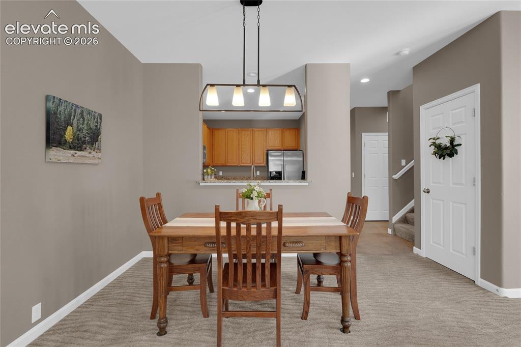 Image 14 of 40: Dining Area