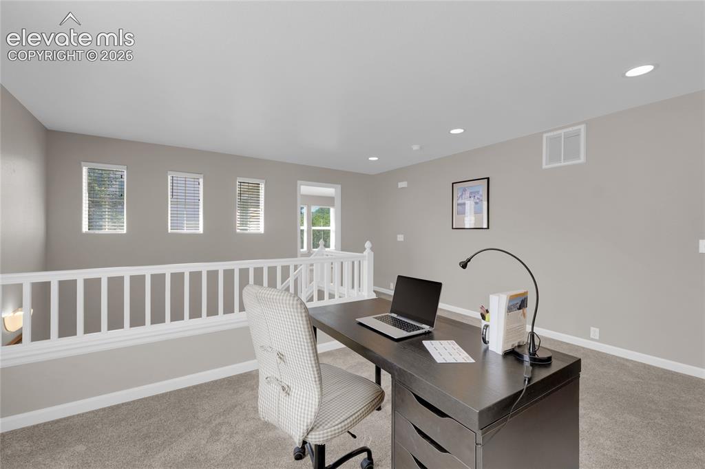 Image 23 of 40: Perfect flex space