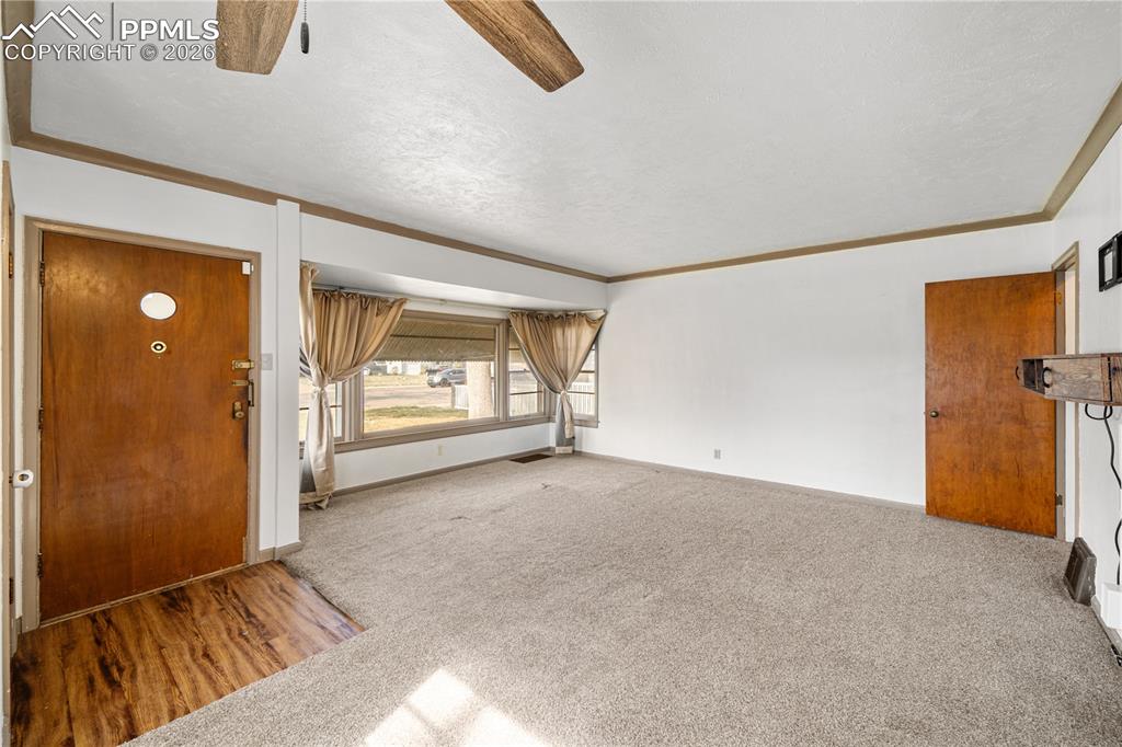 Image 3 of 27: Living Room