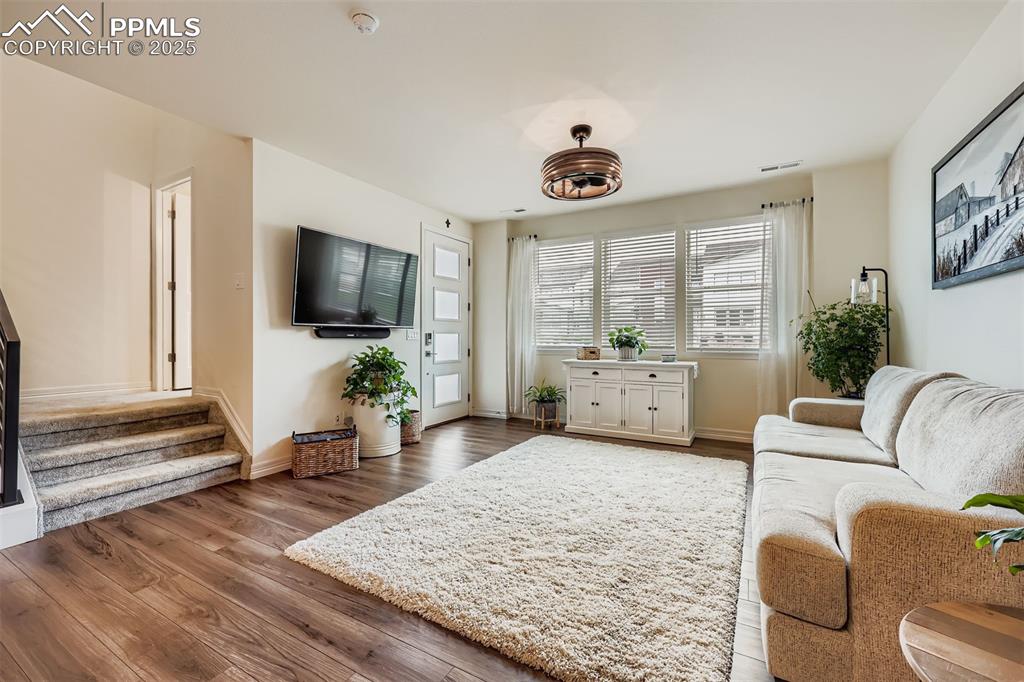 Image 6 of 28: Living Room