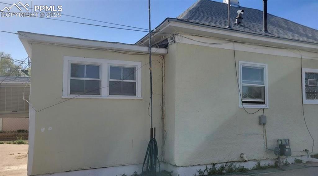 Image 12 of 16: Side of Structure