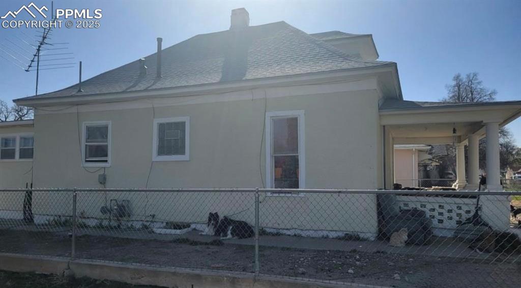 Image 13 of 16: Side of Structure