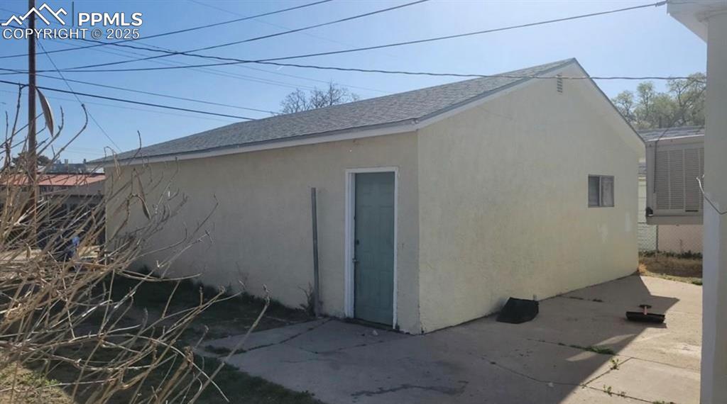 Image 14 of 16: Side of Structure