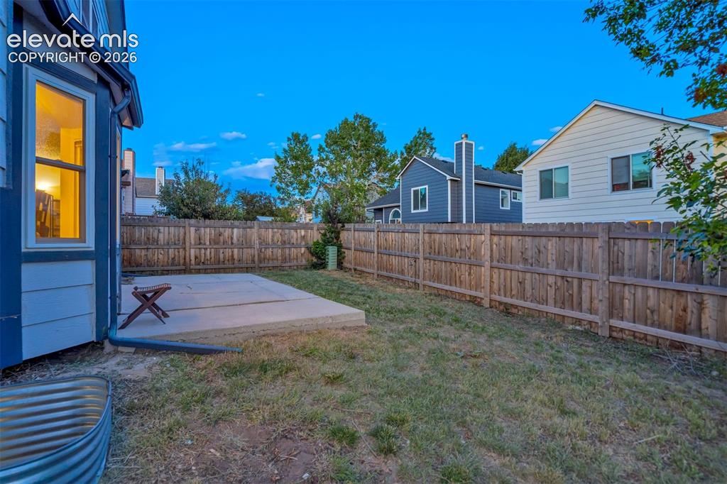 Image 41 of 46: Yard