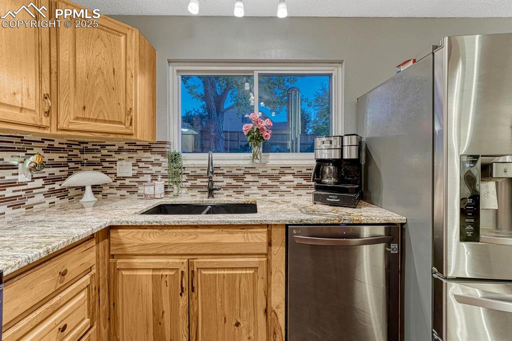 Image 13 of 48: Kitchen