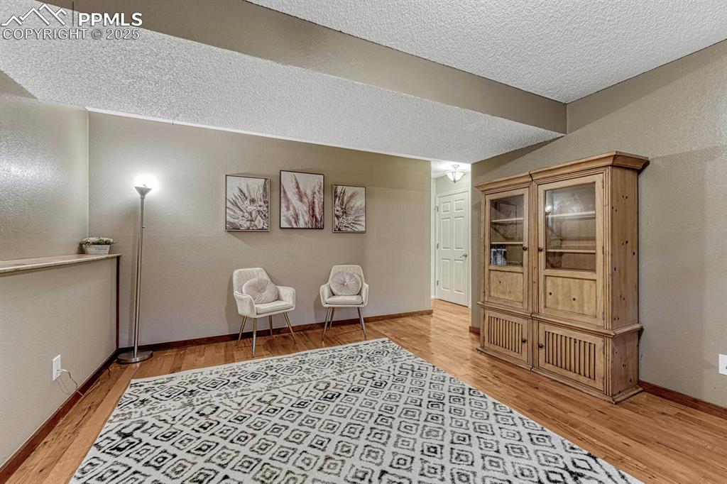 Image 15 of 48: Family Room