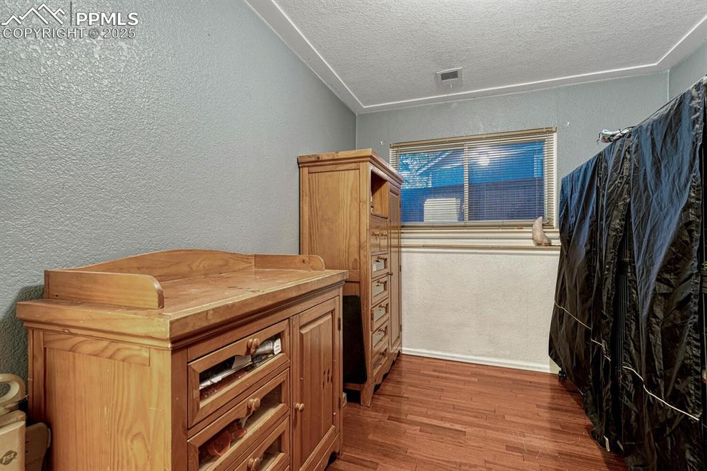 Image 25 of 48: Bedroom #3