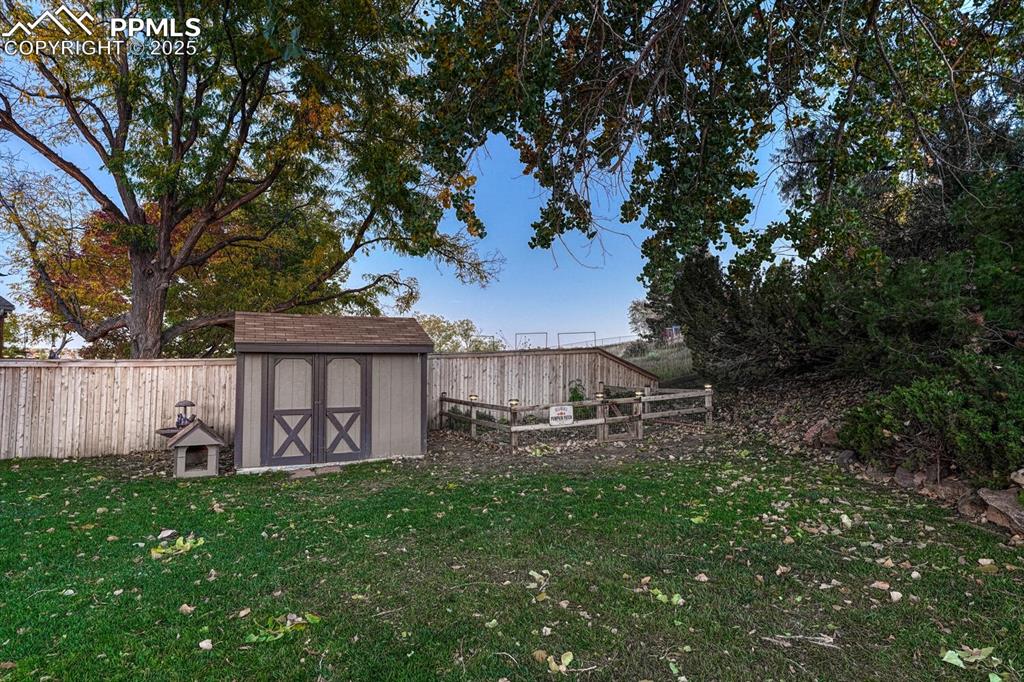 Image 30 of 48: Backyard